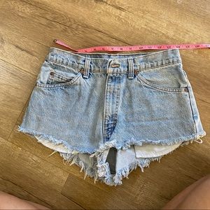 Vintage Levi’s cut off shorts